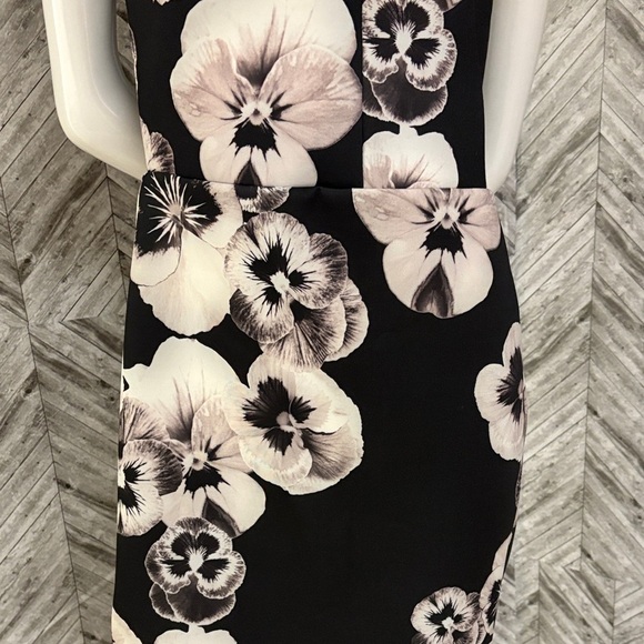 ASOS Black and Cream Floral below the knee Dress, size 8 - Picture 2 of 10